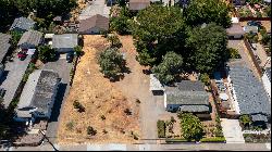 Central Healdsburg Lot