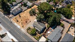 Central Healdsburg Lot