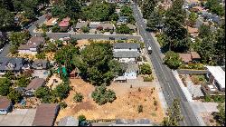 Central Healdsburg Lot