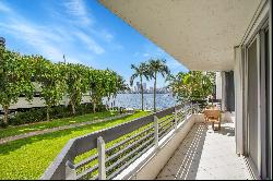 3530 Mystic Pointe Dr, #214, Aventura, FL