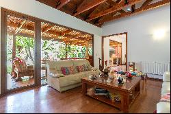 One-story Chilean-style house in the Piedra Roja area.