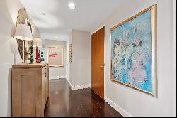 Updated condo on the tenth floor in the heart of Uptown Dallas