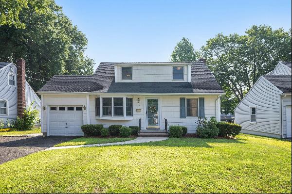 19 Middle Avenue, Summit, NJ 07901