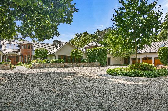 Spectacular Coleytown Compound