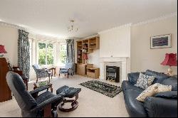 Tipperlinn Road, Morningside, Edinburgh, EH10 5ET