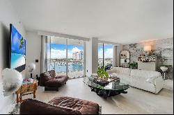 10 Venetian Way, #1103, Miami Beach, FL