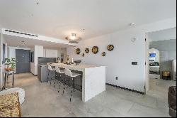 10 Venetian Way, #1103, Miami Beach, FL