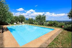 Historic villa with panoramic views and pool in Lucca