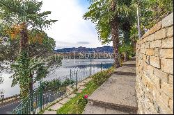 Charming villa located on the edge of Lake Orta