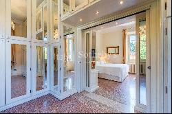 Elegant villa with dépendance in Forte dei Marmi