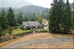 8701 ROBERTS CREEK RD Roseburg, OR 97470