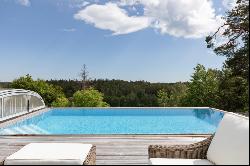 Exclusive property with a sunny elevated position and views over Baggensstäket.