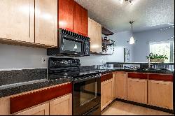 Delightful Condo in Holladay