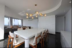 Apartment in front of Copacabana Beach with stunning view