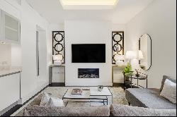 Recently renovated luxury apartment in Mayfair.