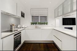 Recently renovated luxury apartment in Mayfair.