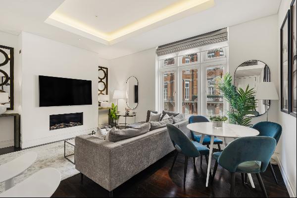 Recently renovated luxury apartment in Mayfair.