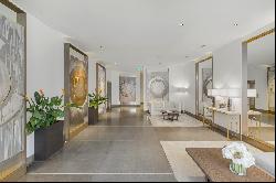 Recently renovated luxury apartment in Mayfair.