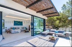 Newly built villa with panoramic sea and bay views in Camp de Mar