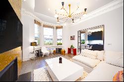 Chic two bedroom apartment In the heart Of Chelsea.