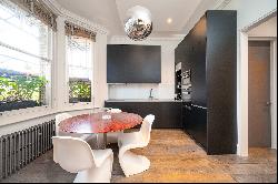 Chic two bedroom apartment In the heart Of Chelsea.