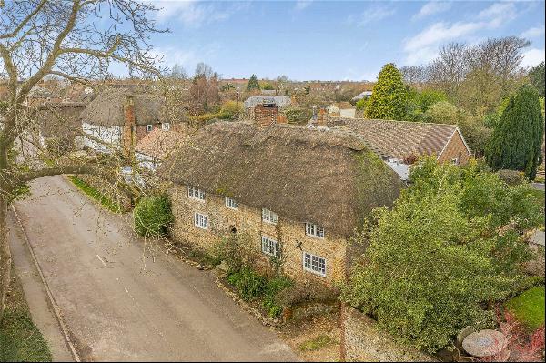 Character Cottage With Indoor Pool North Bersted Street