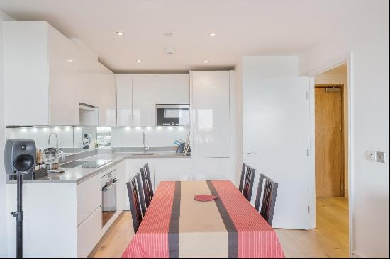 Modern one bedroom apartment available to rent in the Library Building, SW4.