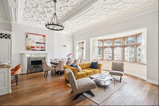 An immaculate 4 bedroom family home to rent in SW7