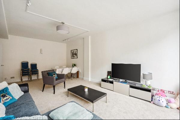 A two bedroom apartment to rent in this impressive block on Weymouth Street, Marylebone, L