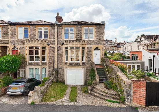 A well proportioned family home, of circa 2600 sq.ft, with four bedrooms, southeast facing