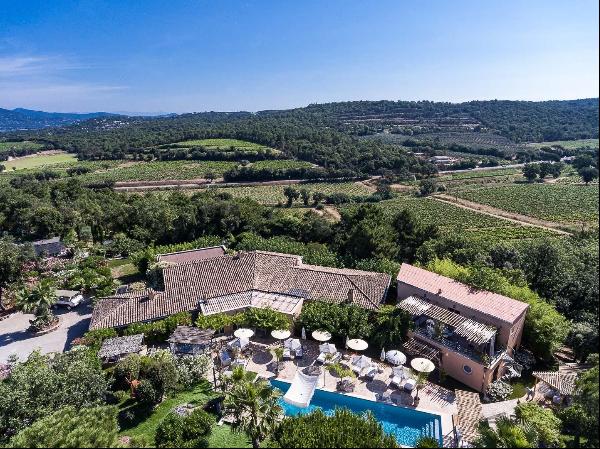 Magnificent property for sale in Gassin countryside.