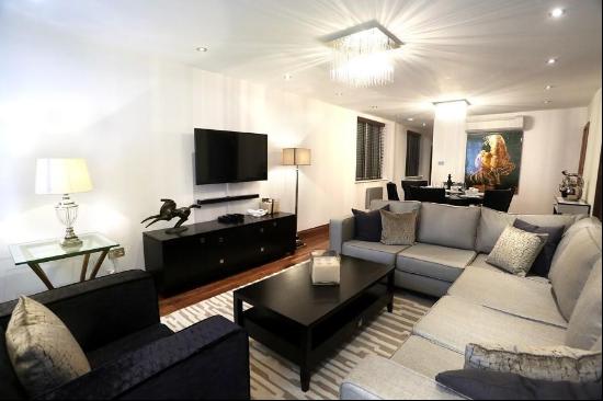 Three bedroom apartment to rent in Hyde Park W2.