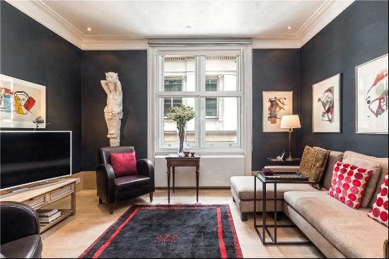 The perfect pied-a-terre for sale on the famous Jermyn Street in St. James's, SW1Y.