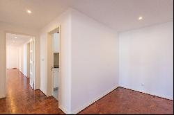 Flat, 4 bedrooms, for Rent