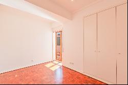 Flat, 4 bedrooms, for Rent