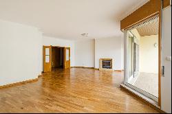 Flat, 3 bedrooms, for Sale