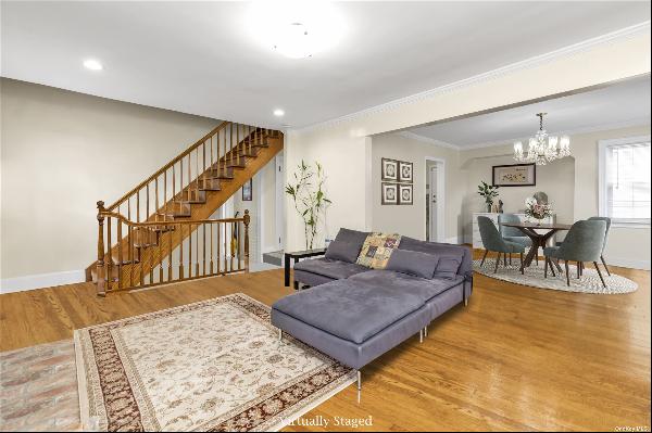 Beautiful 3 bedroom, 2.5 bathroom Colonial on 60x100 property in Little Neck Hills.   This