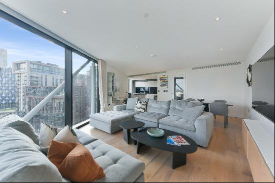 A two bedroom apartment to let in Riverlight Quay, SW11.