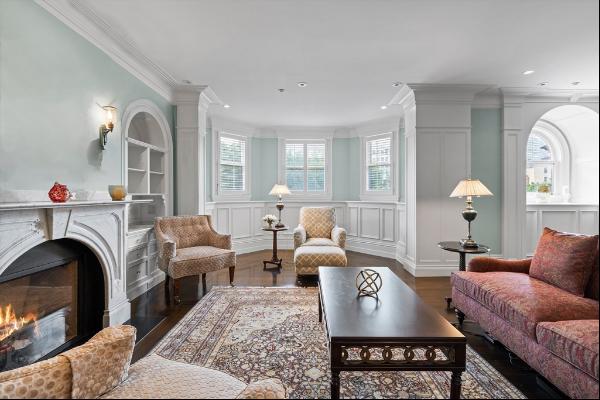 45 Commonwealth #4 is a rarely available residence in doublewide boutique brownstone on 2n