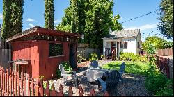 Two Houses on Two Parcels, Healdsburg