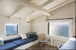 Sea View renovated penthouse