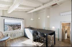 Sea View renovated penthouse