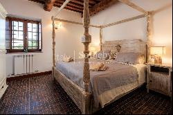 Wonderful farmhouse in the countryside of Siena