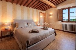 Wonderful farmhouse in the countryside of Siena