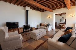 Wonderful farmhouse in the countryside of Siena