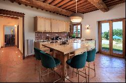 Wonderful farmhouse in the countryside of Siena