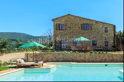 Wonderful farmhouse in the countryside of Siena