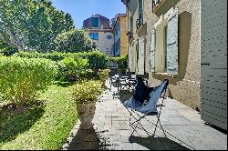 Hotel particulier flat garden and parkings