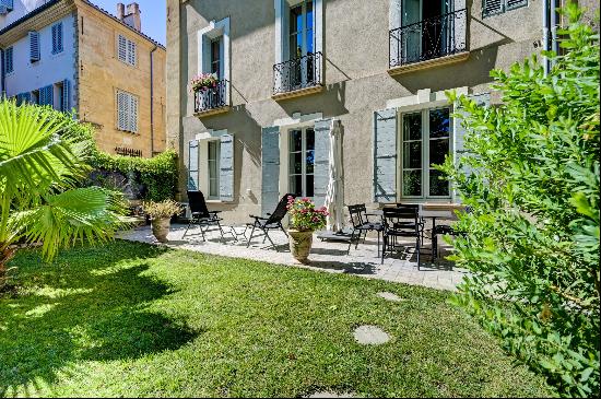 Maison appartement avec jardin et garages