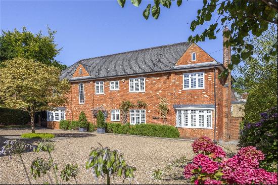 Wells Lane, Ascot, Berkshire, SL5 7DY